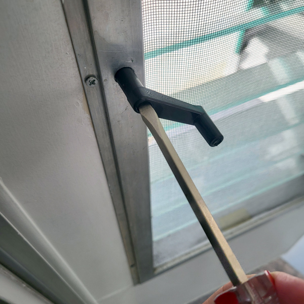 Crank Handle Removal